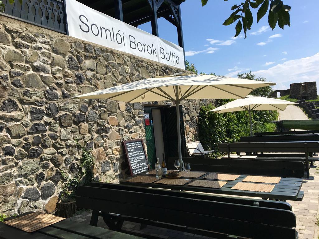 Somlo Wineshop Guesthouse Somlovasarhely Exterior photo
